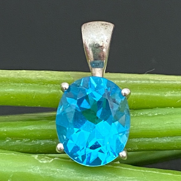 Vintage Sterling Silver SCBS 925 Oval Blue Topaz CZ Cubic Zirconia Pendant 3.2g - Picture 1 of 16